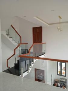 Cầu thang kiếng 63