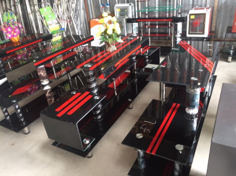 Kệ kiếng Tivi 06